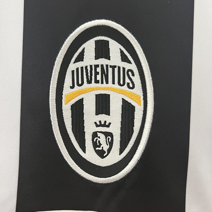 Retro Juventus Home Jersey 04/05