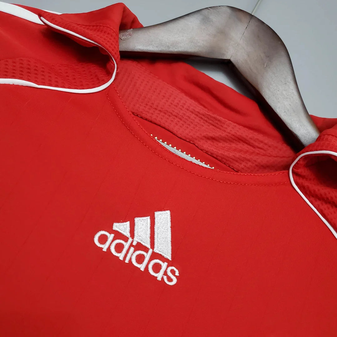 Retro Liverpool Home Jersey 06/07