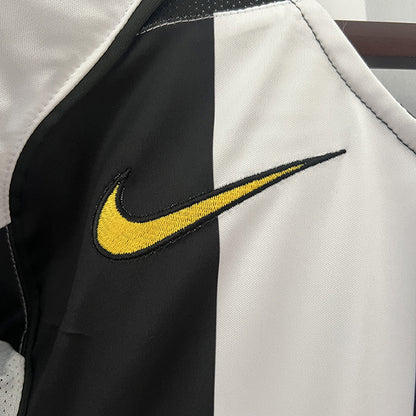 Retro Juventus Home Jersey 04/05